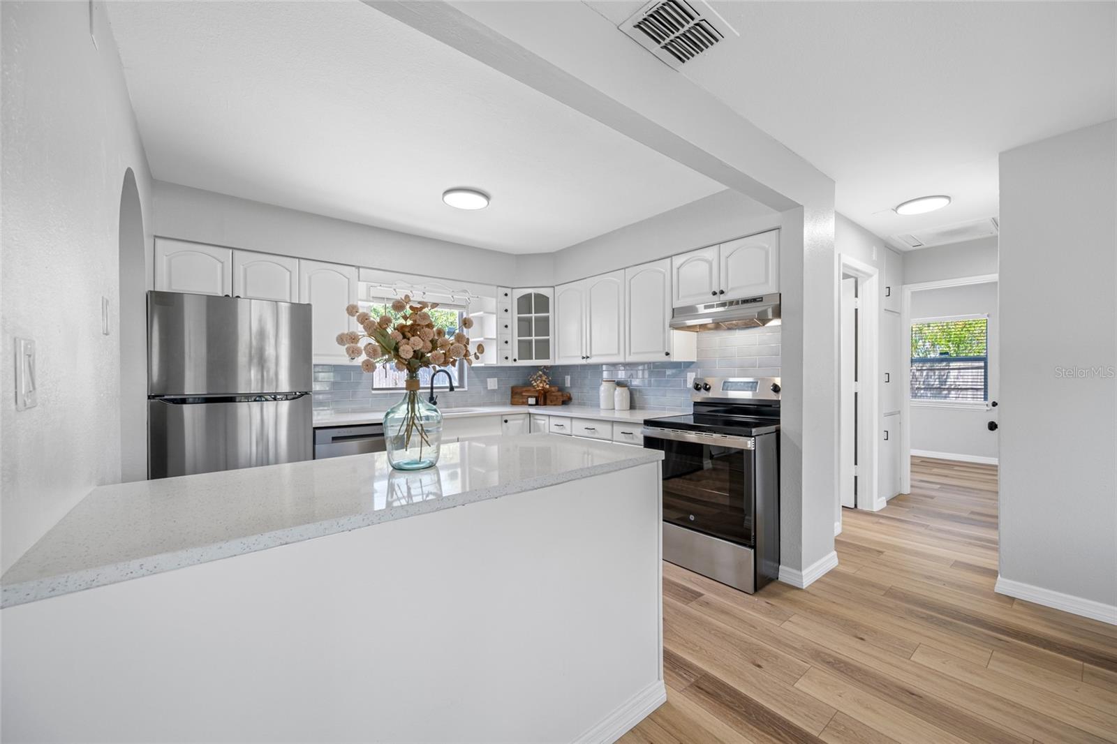 7250 12TH ST N, ST PETERSBURG, FL, 33702