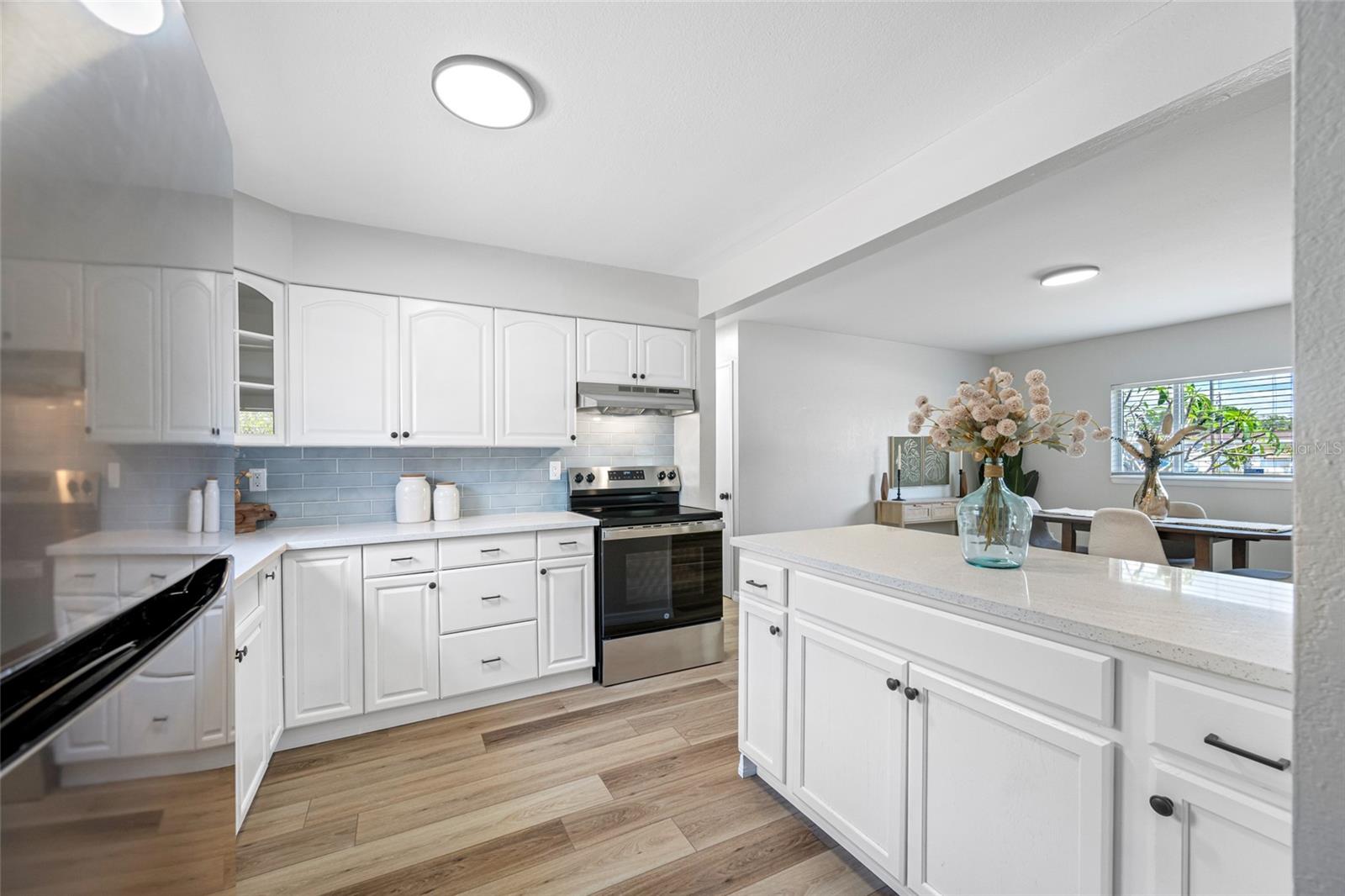 7250 12TH ST N, ST PETERSBURG, FL, 33702