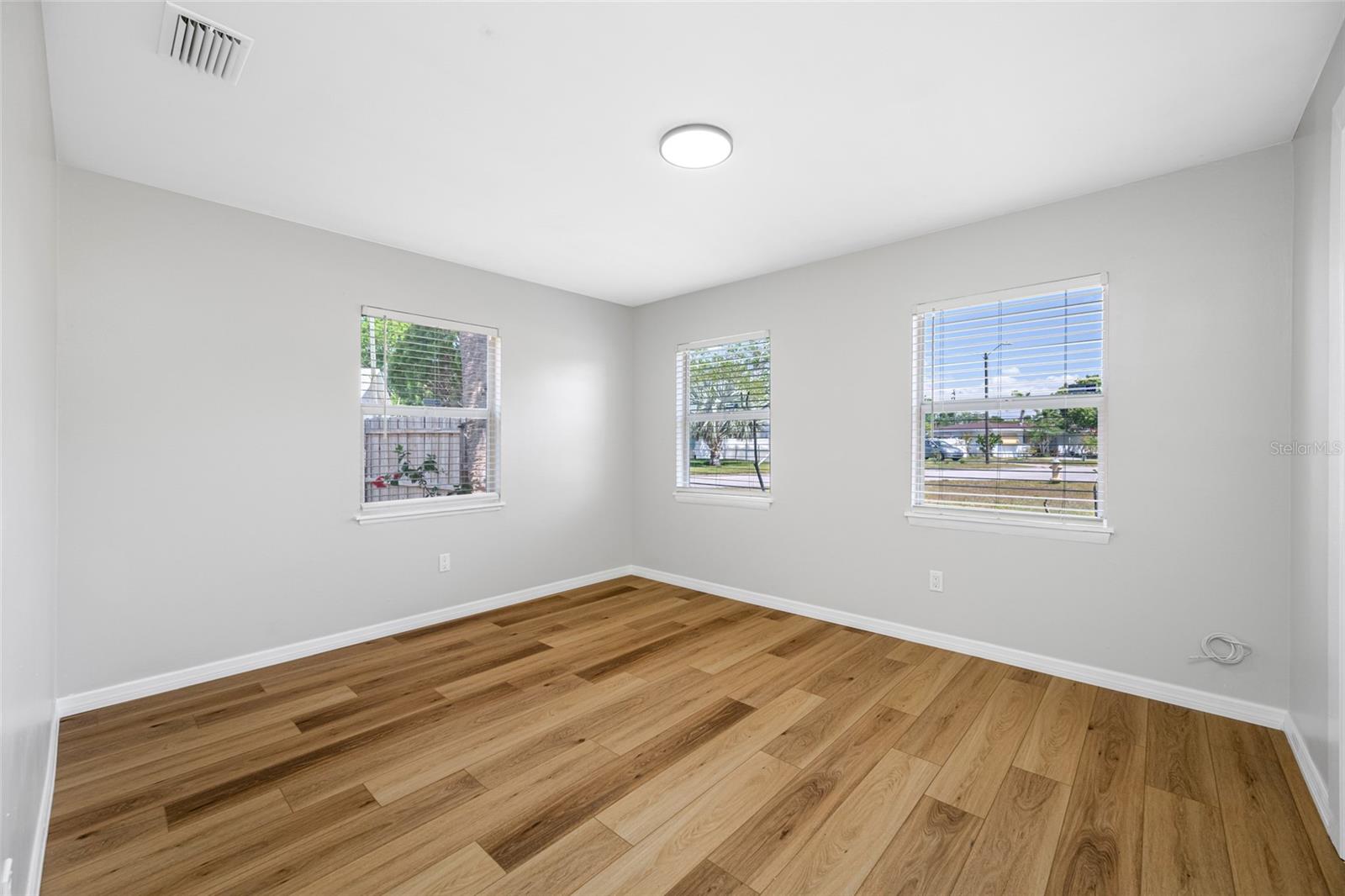 7250 12TH ST N, ST PETERSBURG, FL, 33702