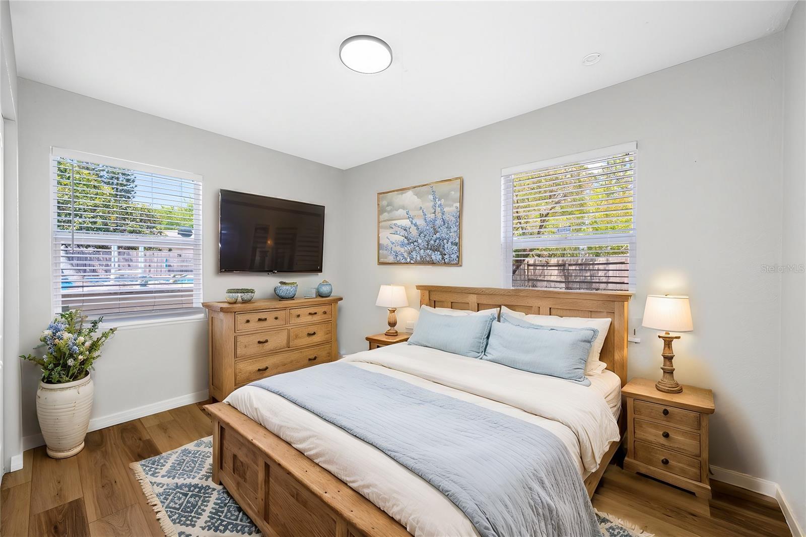 7250 12TH ST N, ST PETERSBURG, FL, 33702