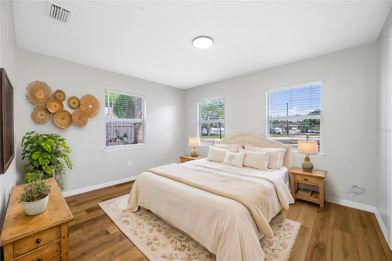 7250 12TH ST N, ST PETERSBURG, FL, 33702