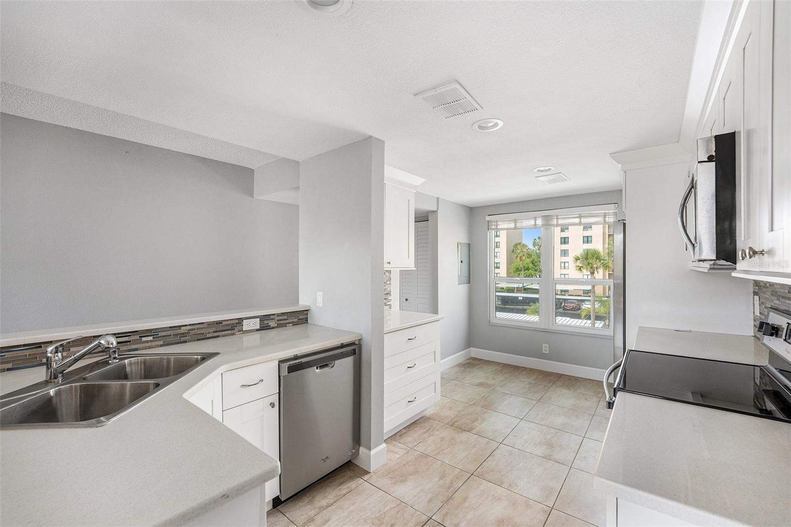 2614 COVE CAY DR #301, CLEARWATER, FL, 33760