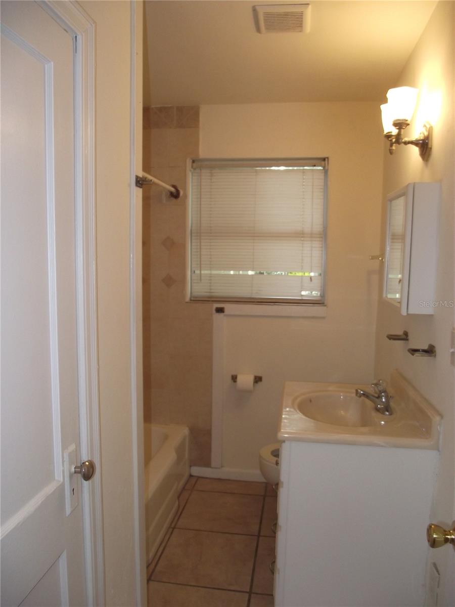 1204 NE 10TH AVE, GAINESVILLE, FL, 32601