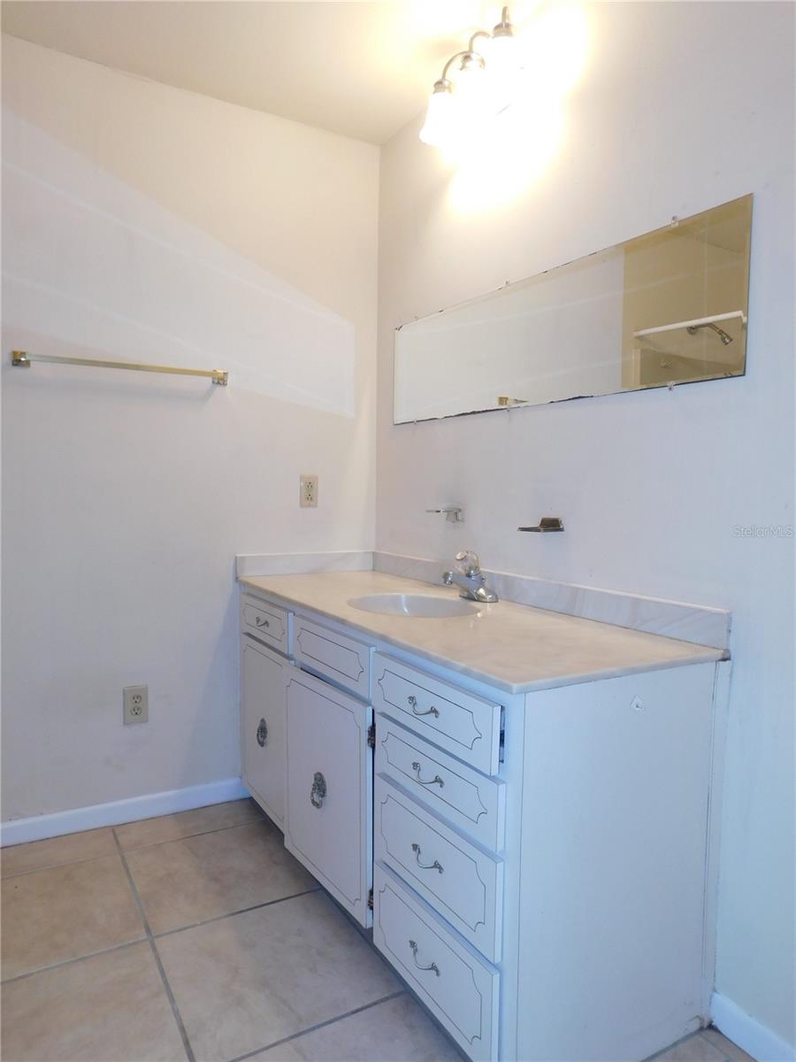 1204 NE 10TH AVE, GAINESVILLE, FL, 32601