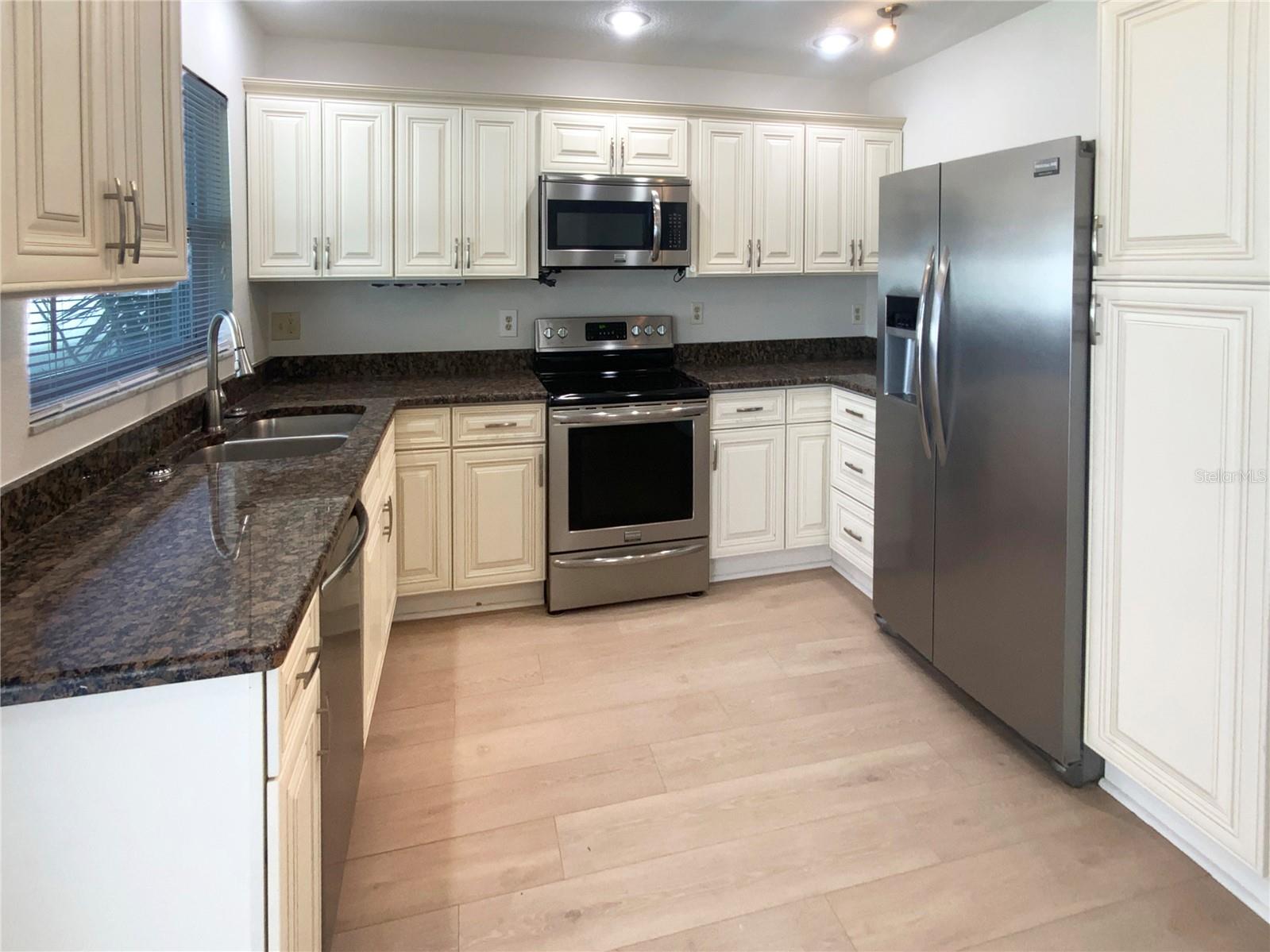 1404 ROSEWOOD AVE, DUNEDIN, FL, 34698