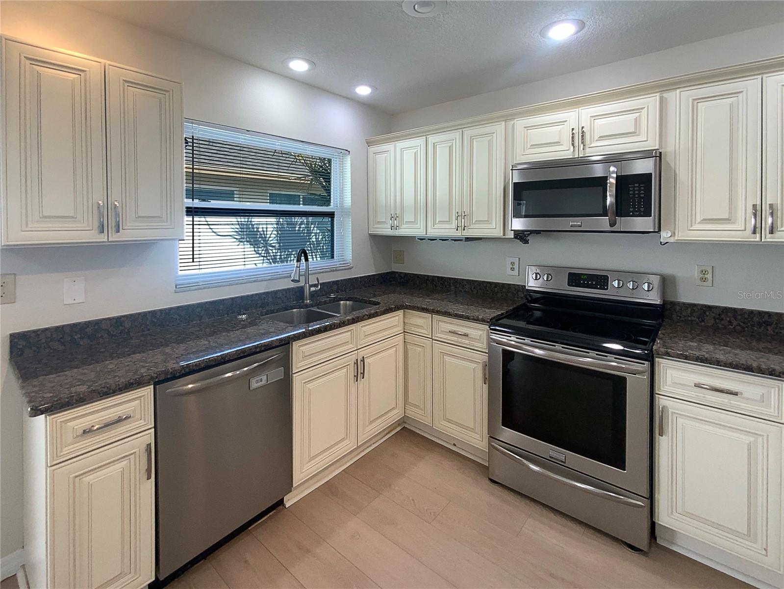 1404 ROSEWOOD AVE, DUNEDIN, FL, 34698