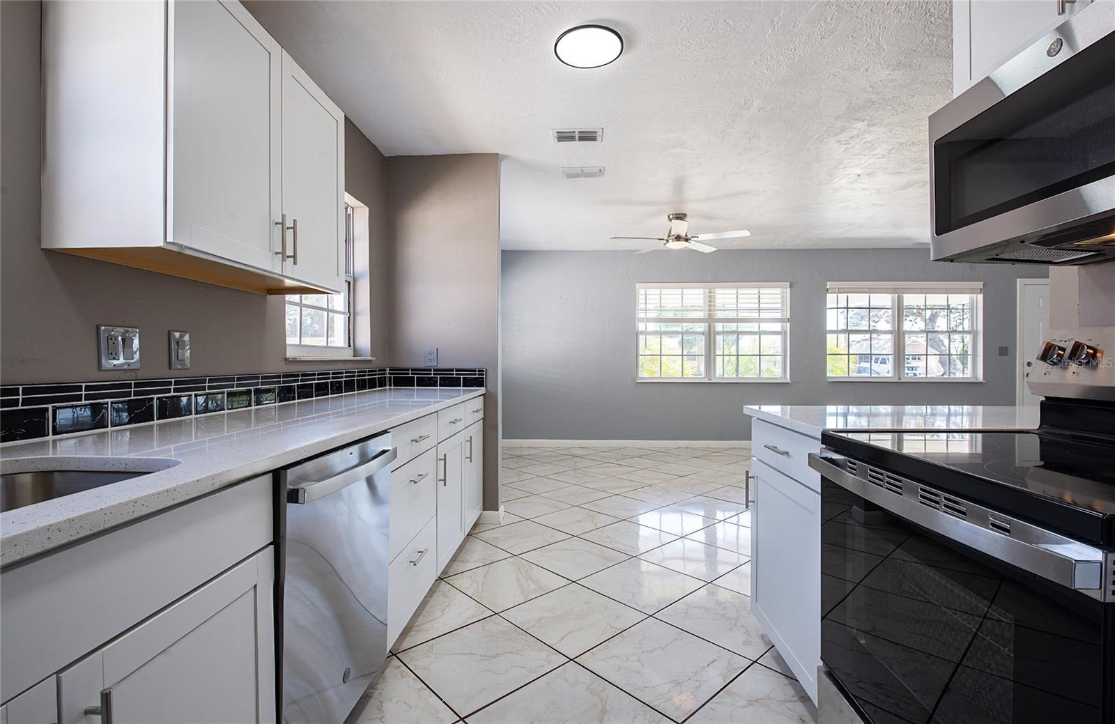 3165 49TH AVE N, ST PETERSBURG, FL, 33714