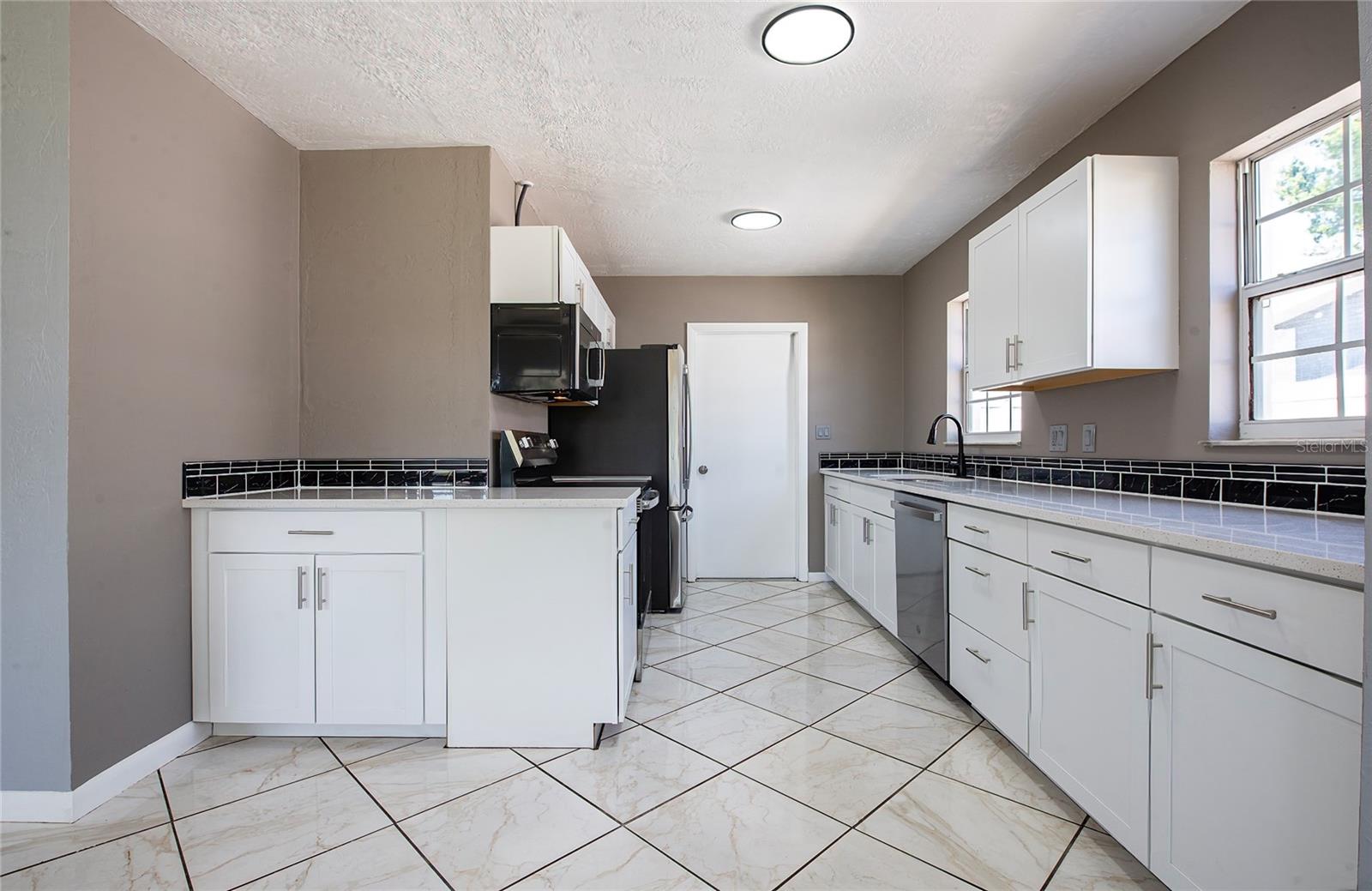 3165 49TH AVE N, ST PETERSBURG, FL, 33714