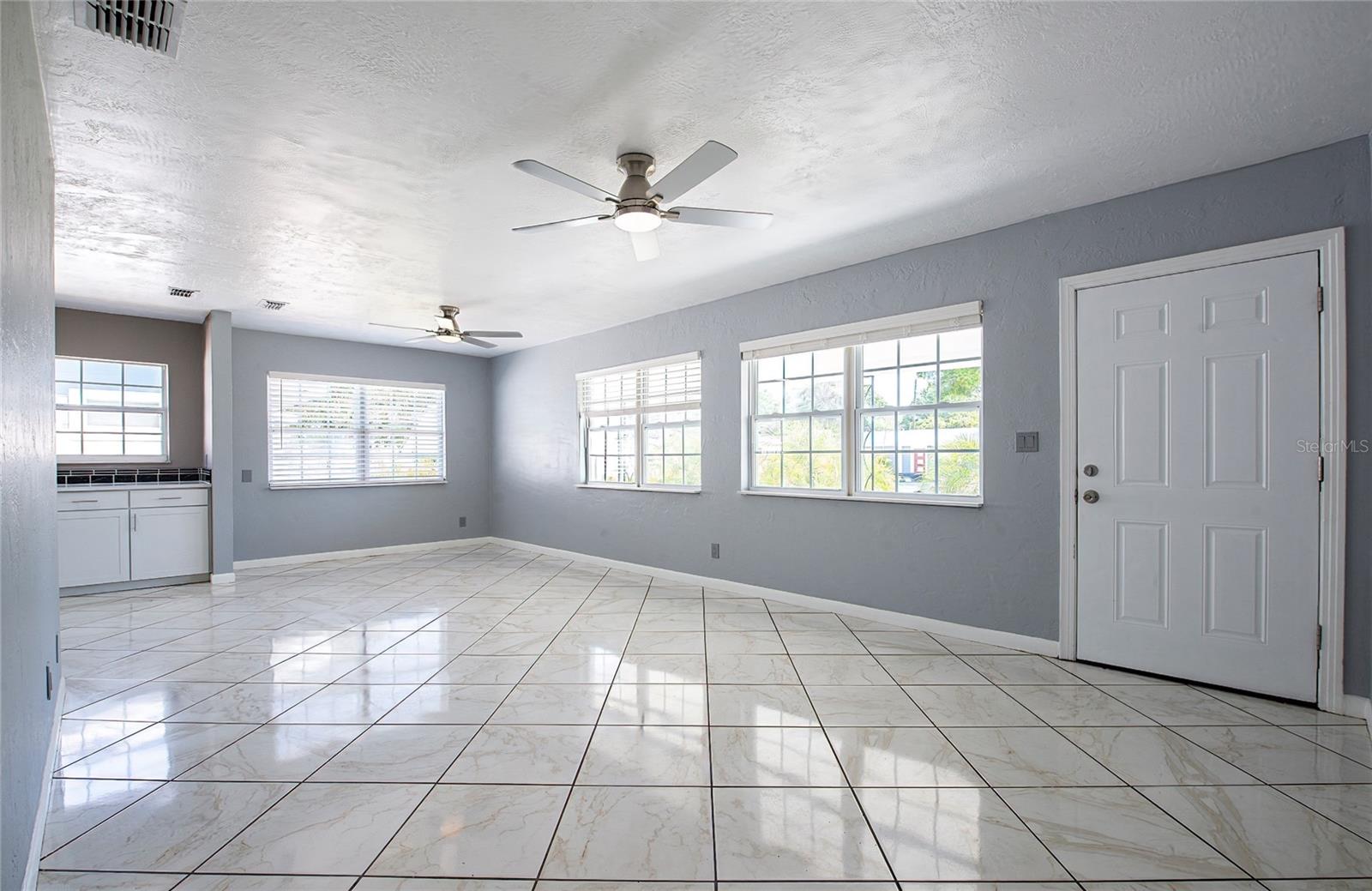 3165 49TH AVE N, ST PETERSBURG, FL, 33714