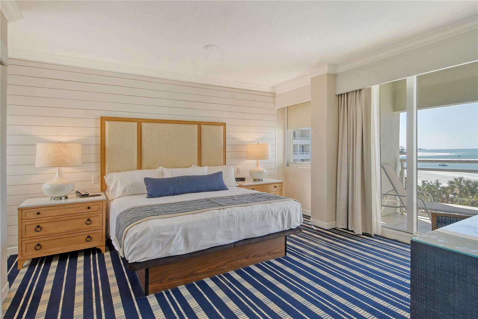 230 SANDS POINT RD #3501, LONGBOAT KEY, FL, 34228