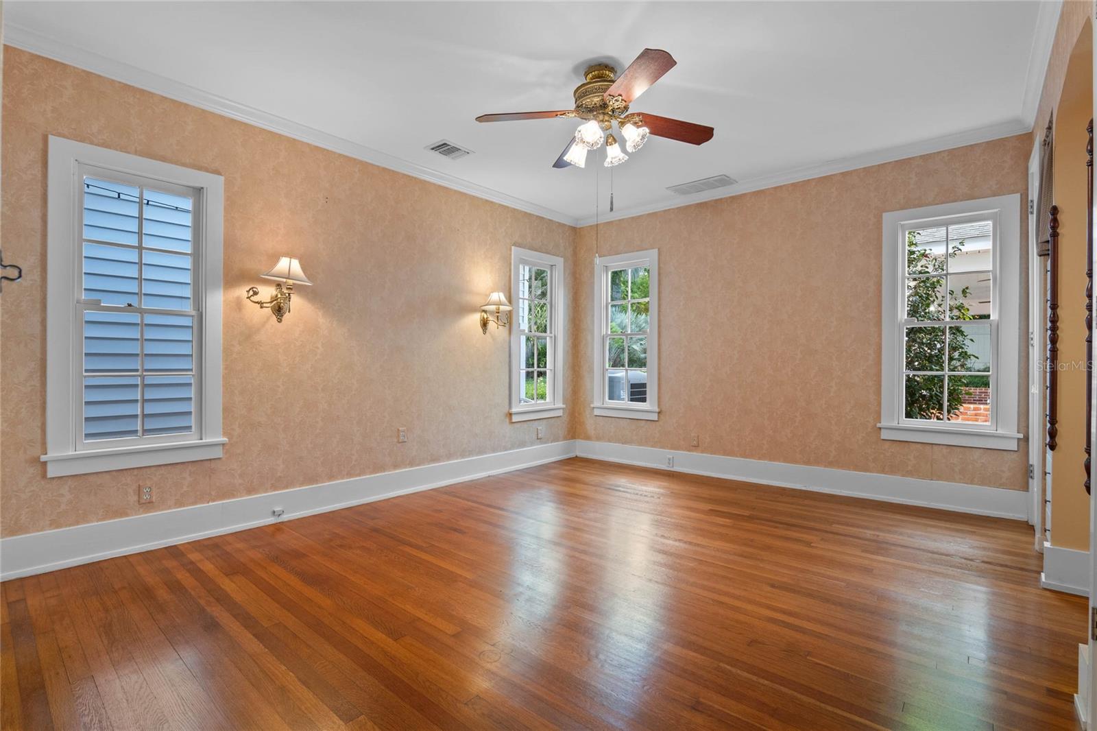 525 SHERIDAN BLVD, ORLANDO, FL, 32804