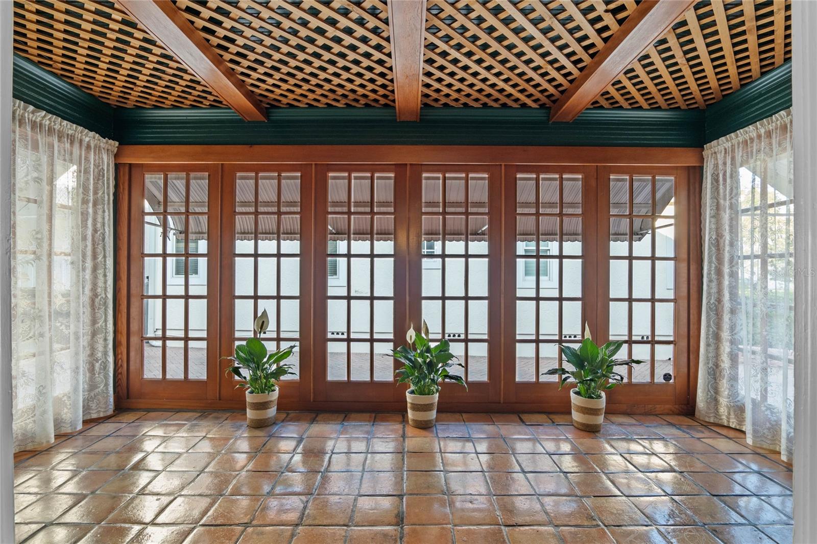 525 SHERIDAN BLVD, ORLANDO, FL, 32804
