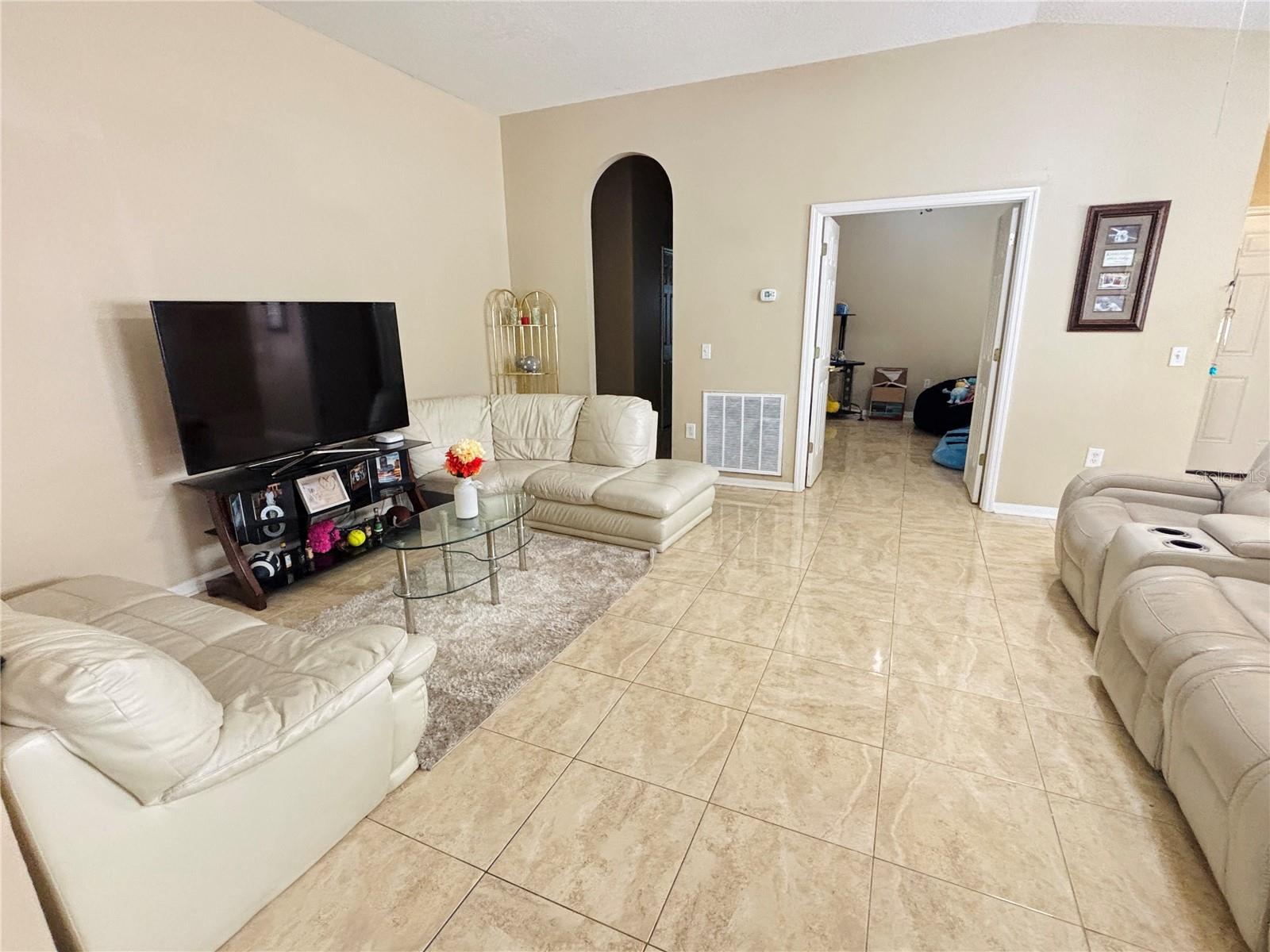 7114 HAMILTON PARK BLVD, TAMPA, FL, 33615