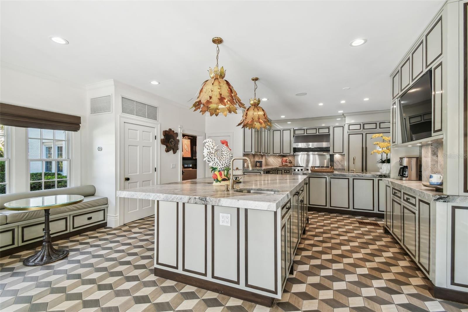 TB8367637 Property Photo