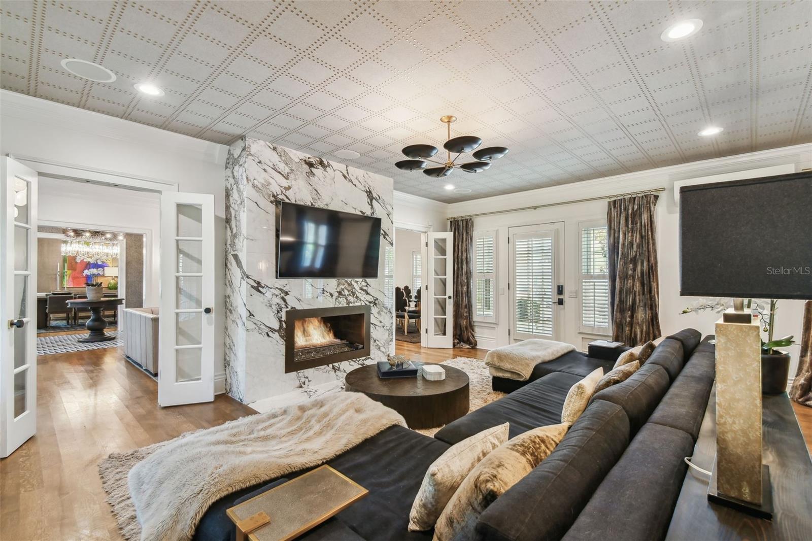 TB8367637 Property Photo