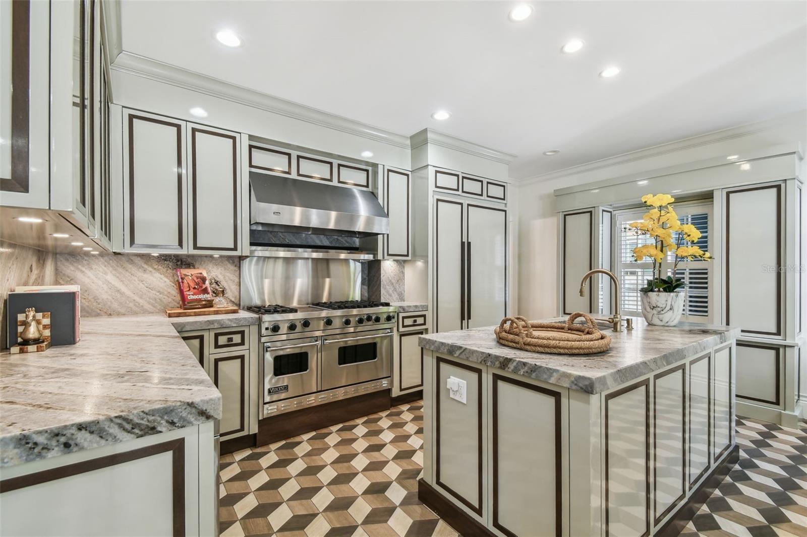 TB8367637 Property Photo