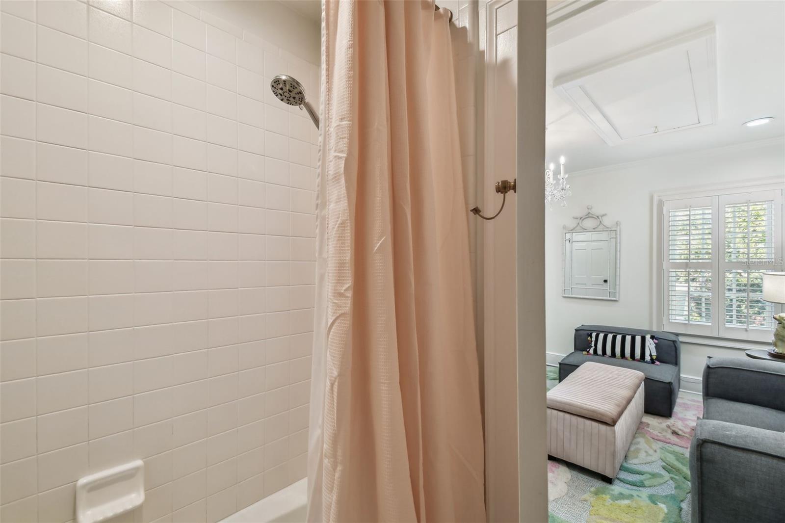 TB8367637 Property Photo