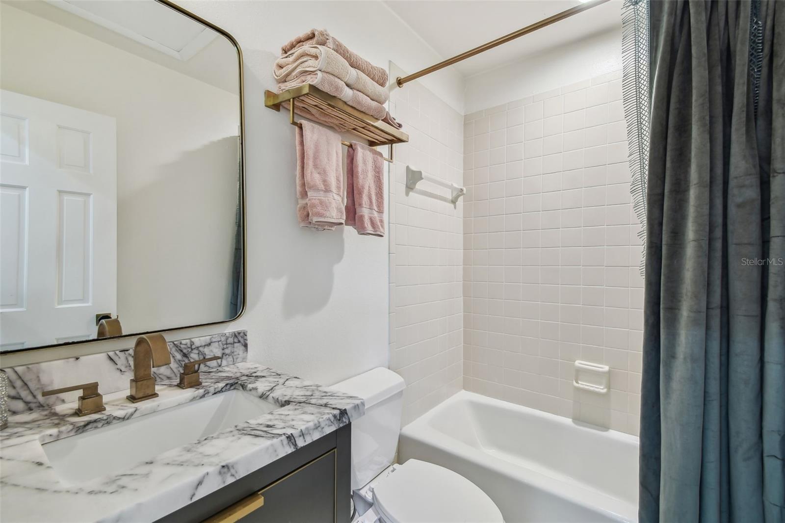 TB8367637 Property Photo