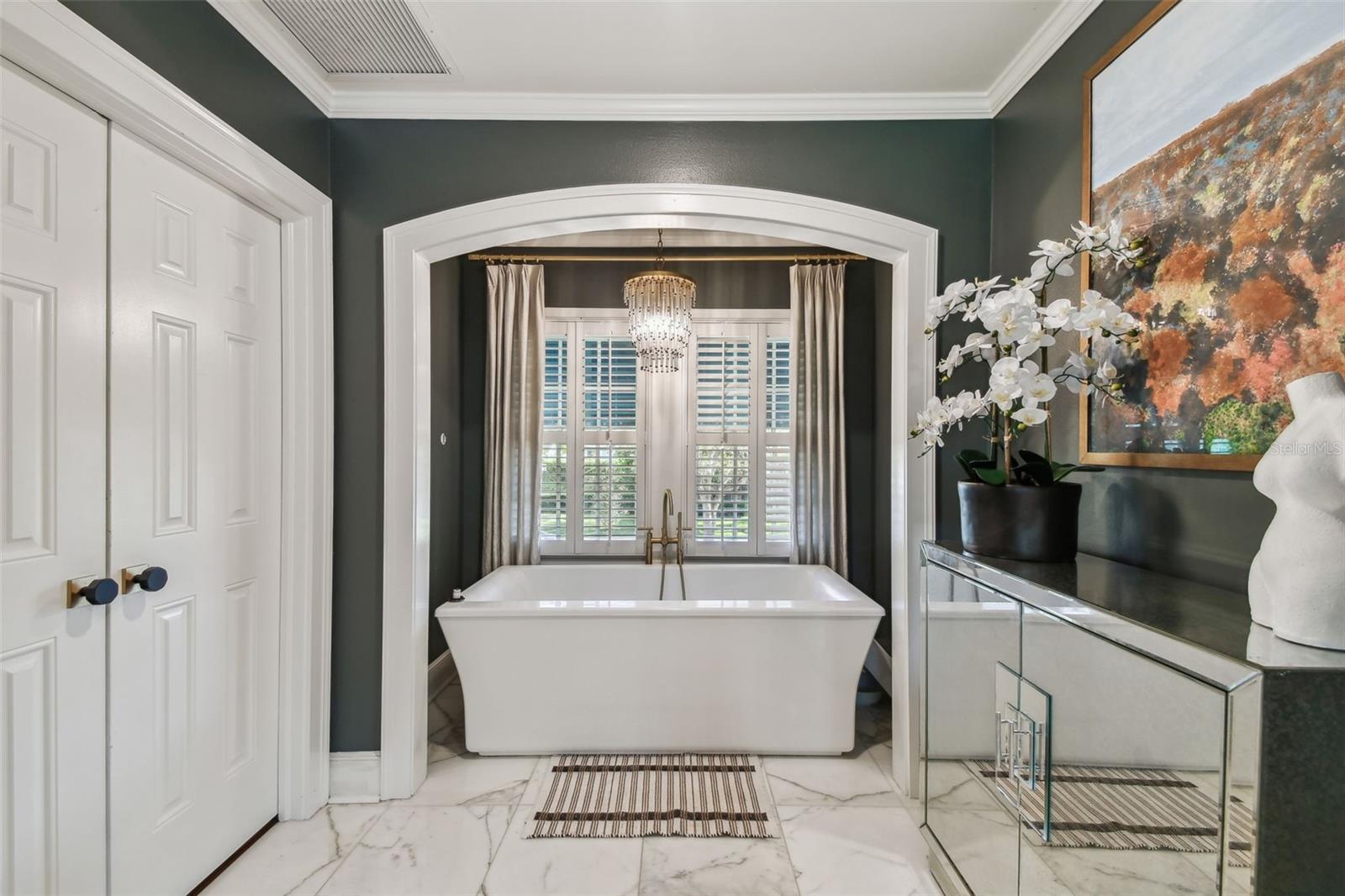 TB8367637 Property Photo