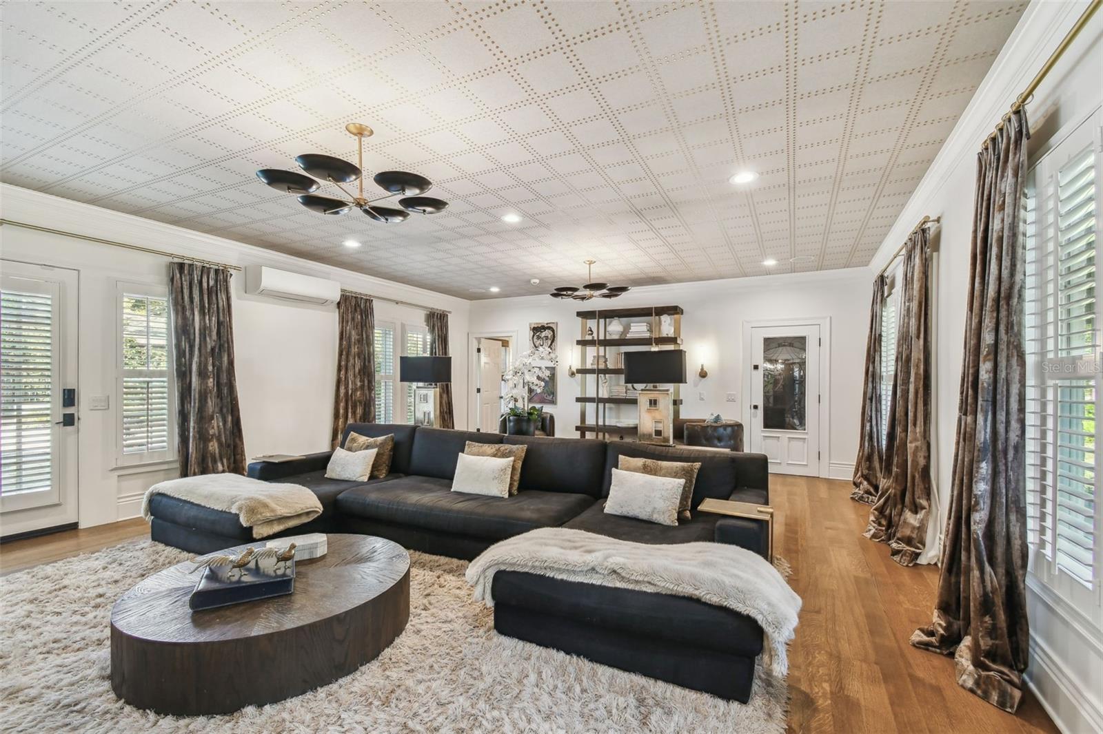 TB8367637 Property Photo