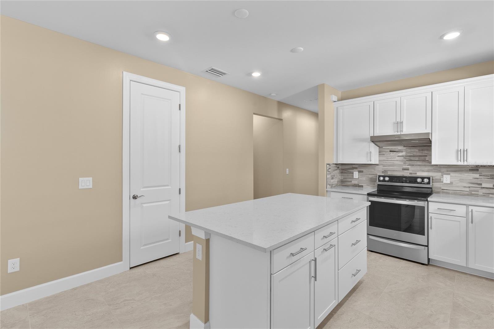 1352 RASPBERRY DR, NORTH PORT, FL, 34289