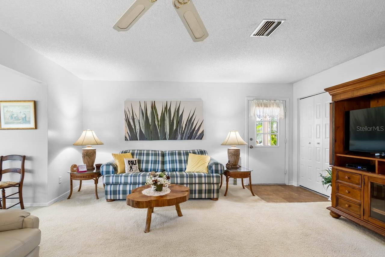 1901 CANTERBURY LN #14, SUN CITY CENTER, FL, 33573