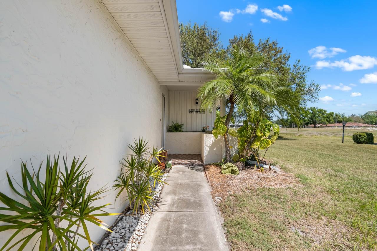 1901 CANTERBURY LN #14, SUN CITY CENTER, FL, 33573