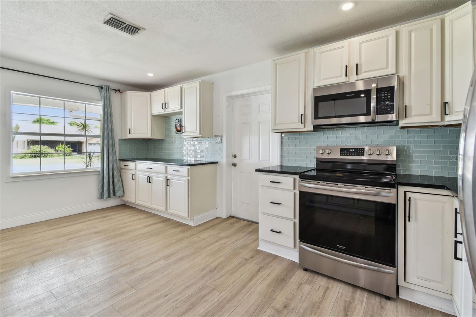 2001 SPOONER DR, PLANT CITY, FL, 33563