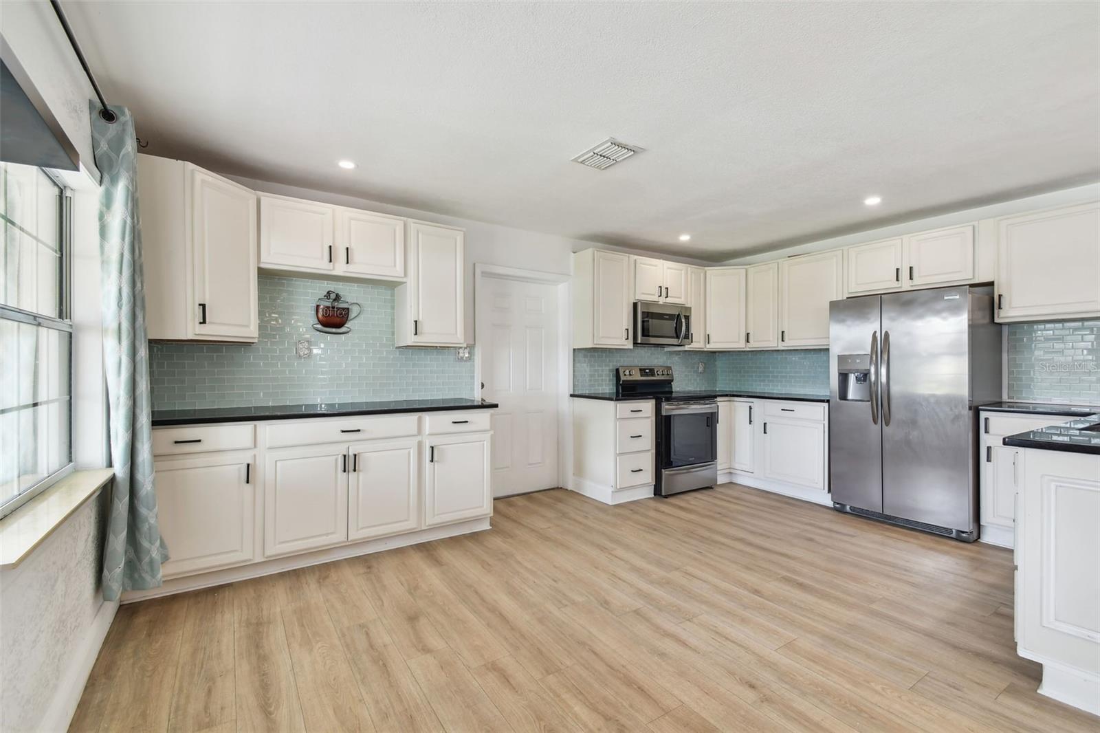 2001 SPOONER DR, PLANT CITY, FL, 33563