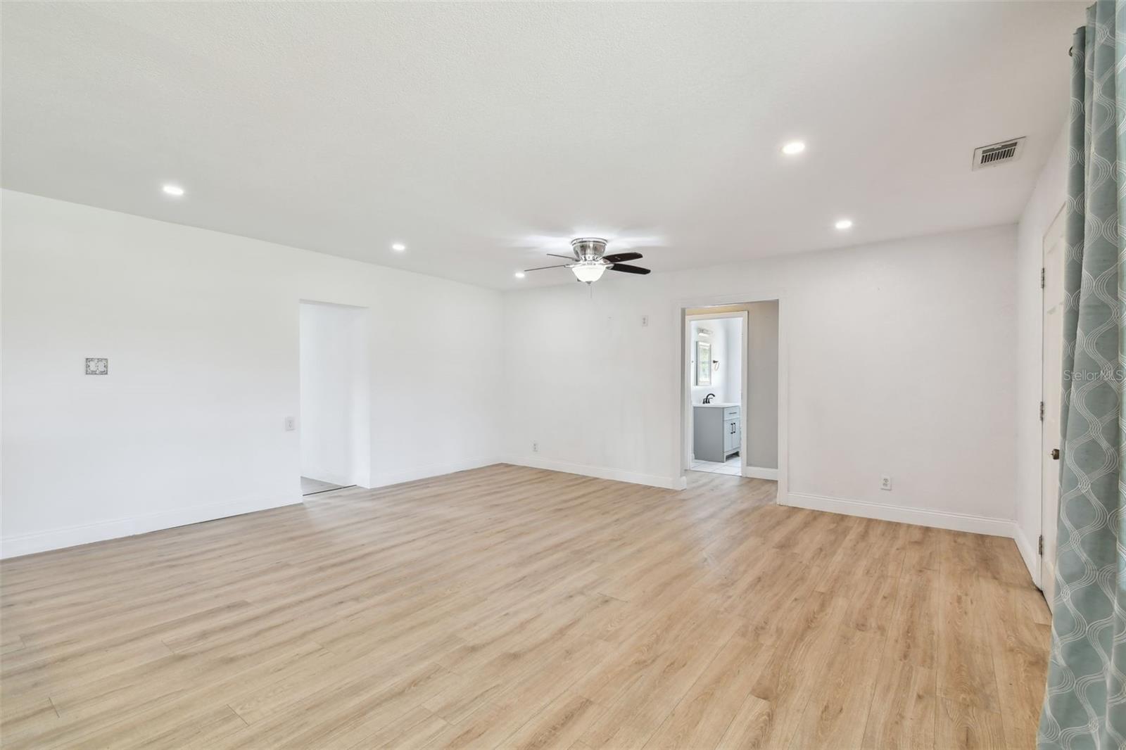 2001 SPOONER DR, PLANT CITY, FL, 33563