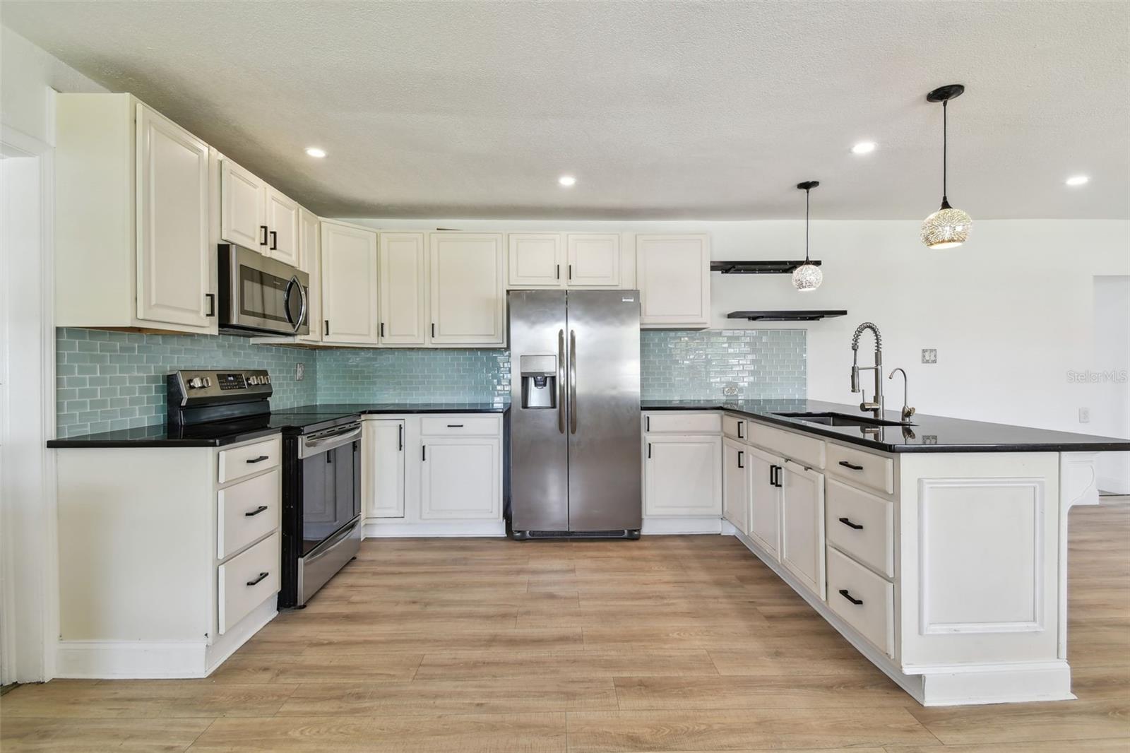 2001 SPOONER DR, PLANT CITY, FL, 33563