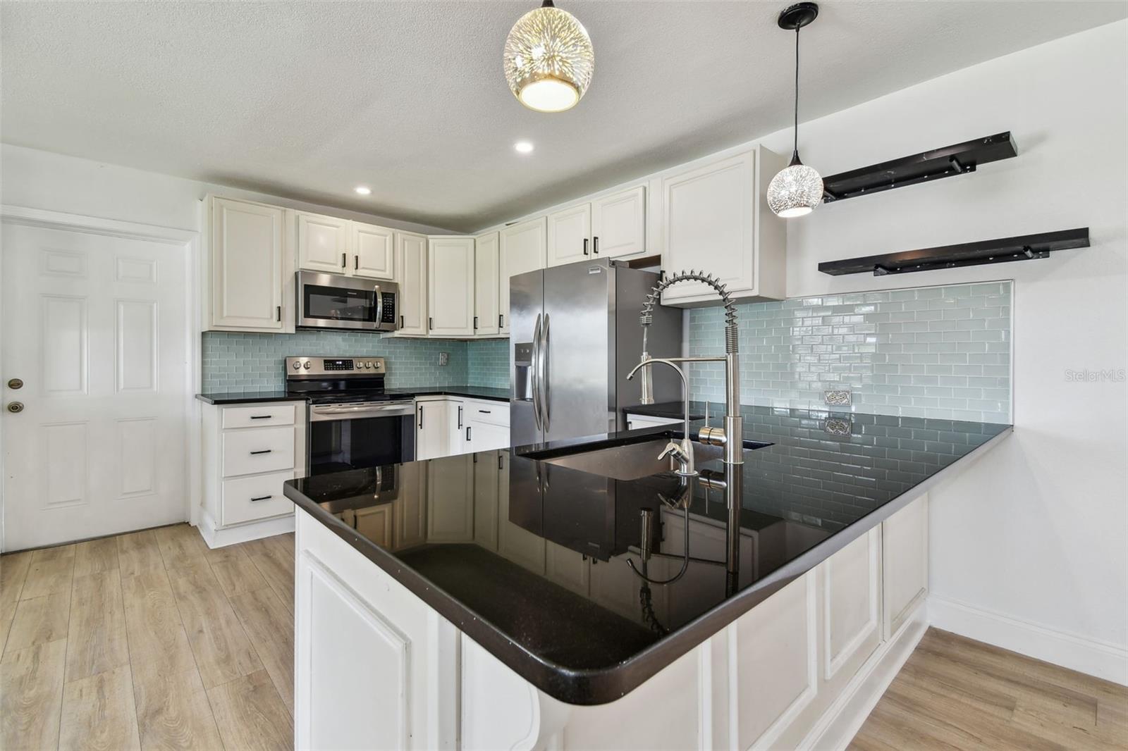 2001 SPOONER DR, PLANT CITY, FL, 33563