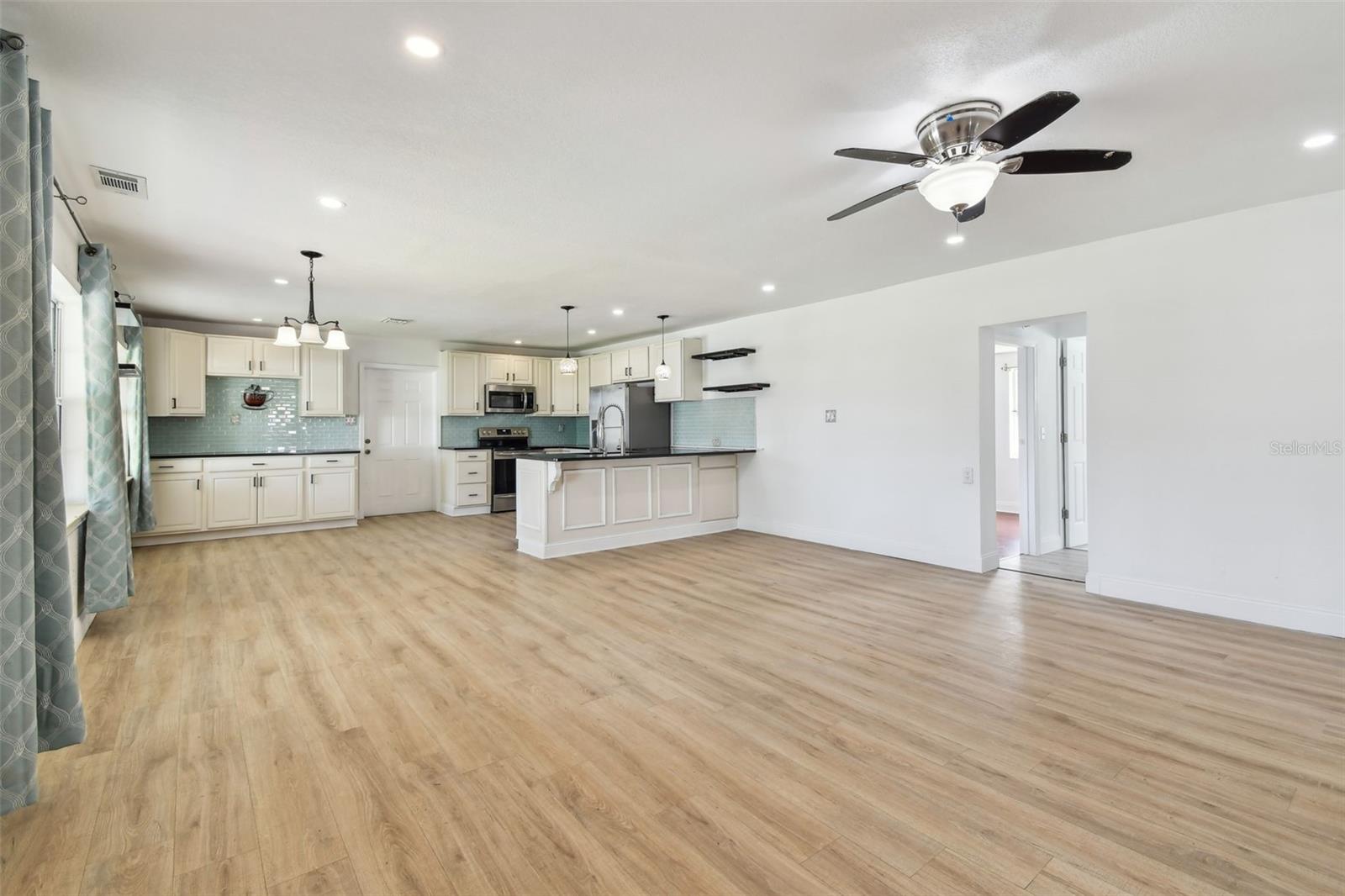 2001 SPOONER DR, PLANT CITY, FL, 33563