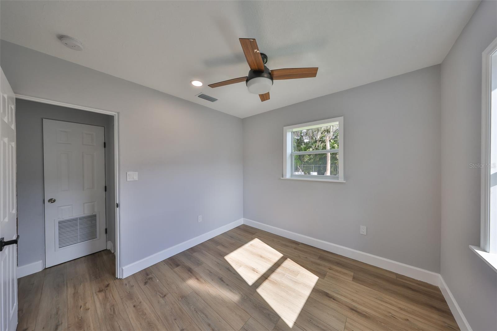 3241 WILLIAMSBURG ST, SARASOTA, FL, 34231