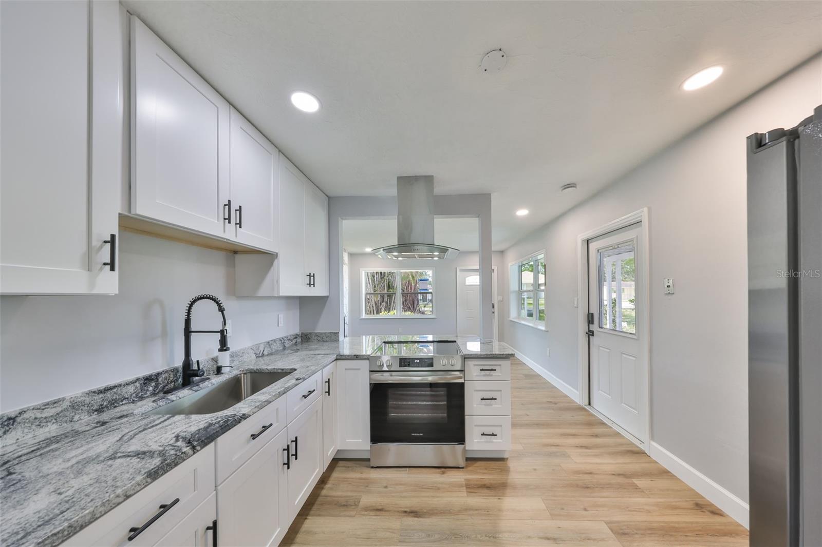 3241 WILLIAMSBURG ST, SARASOTA, FL, 34231
