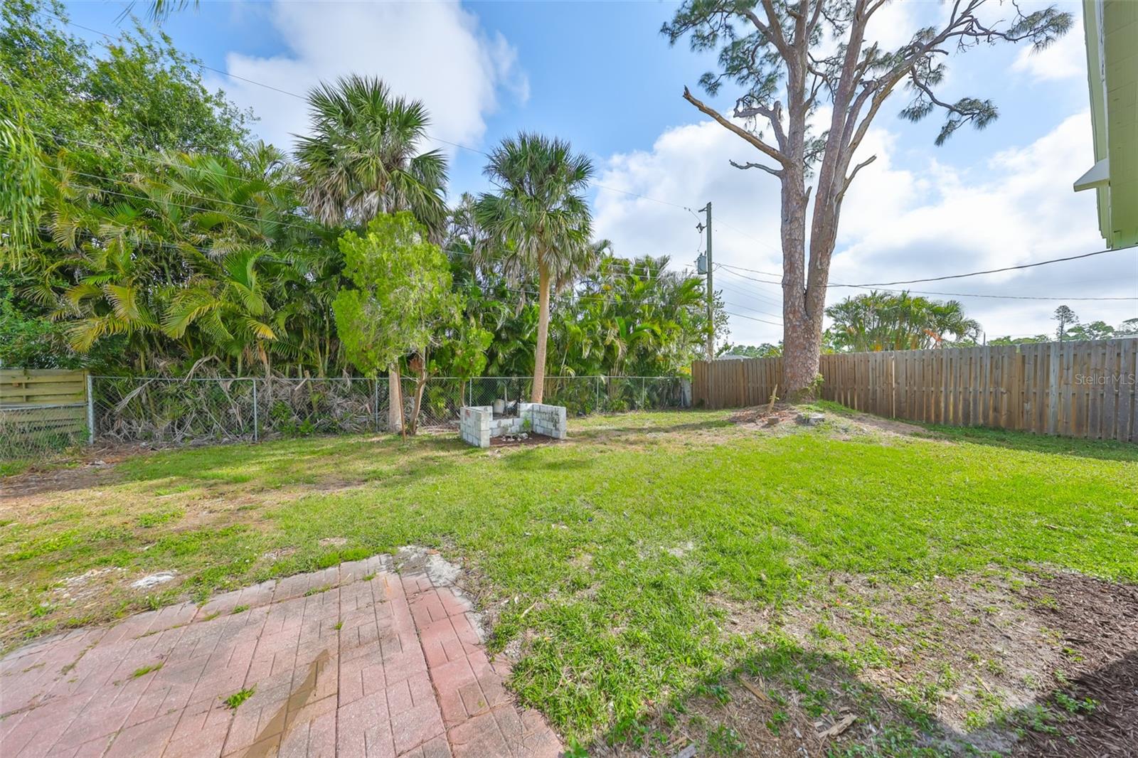 3241 WILLIAMSBURG ST, SARASOTA, FL, 34231