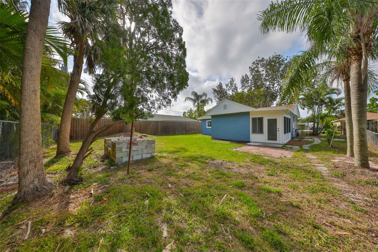 3241 WILLIAMSBURG ST, SARASOTA, FL, 34231
