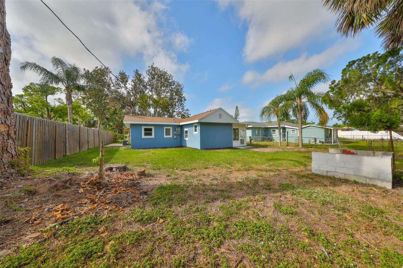 3241 WILLIAMSBURG ST, SARASOTA, FL, 34231
