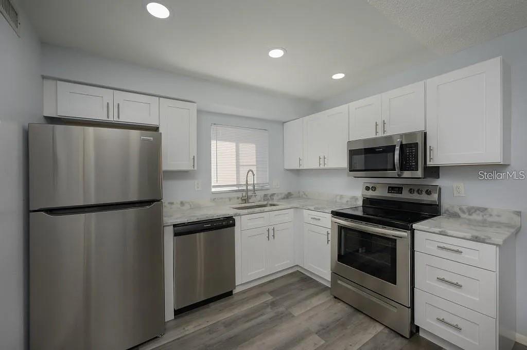 2625 PINE LAKE TER #B, SARASOTA, FL, 34237