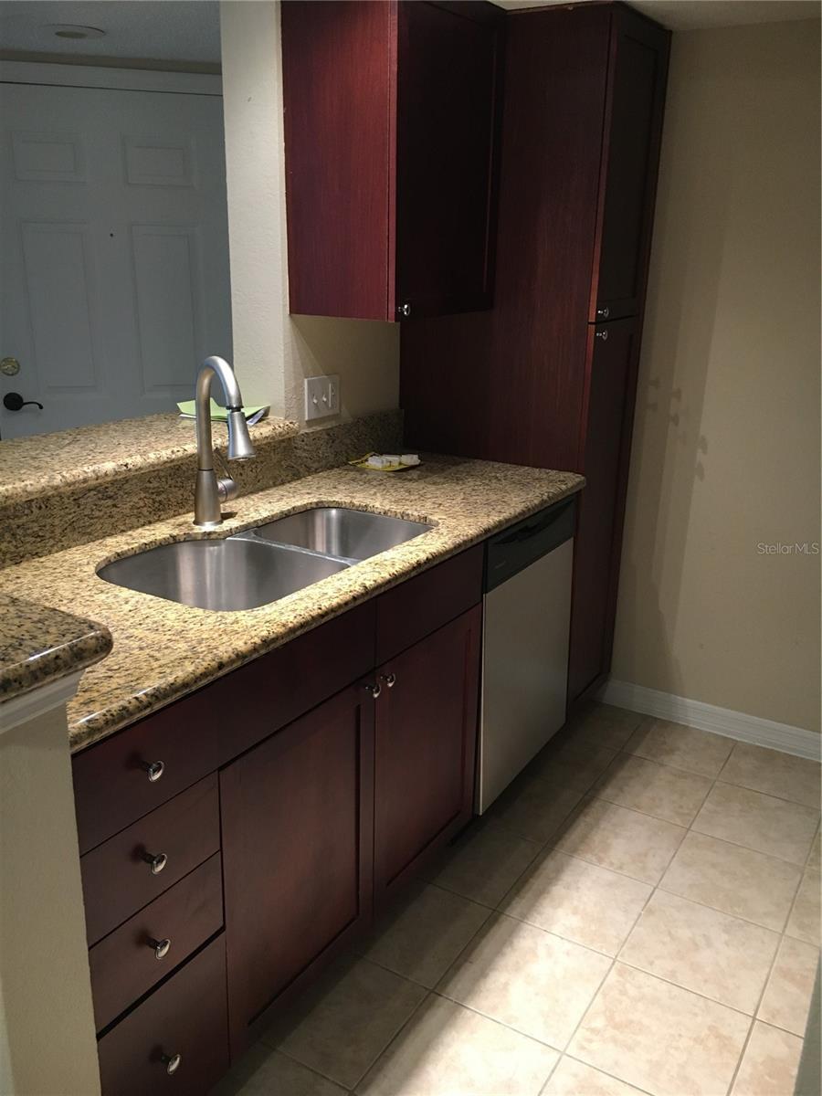 5120 CONROY RD #516, ORLANDO, FL, 32811