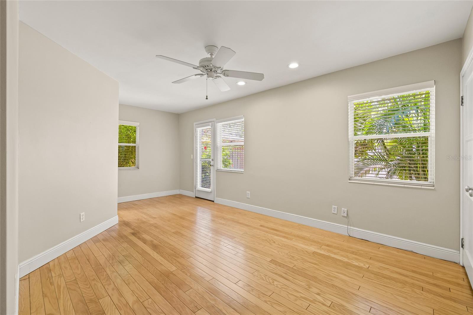 615 14TH AVE NE, ST PETERSBURG, FL, 33701