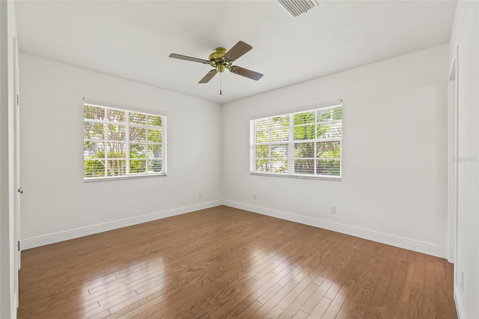 615 14TH AVE NE, ST PETERSBURG, FL, 33701