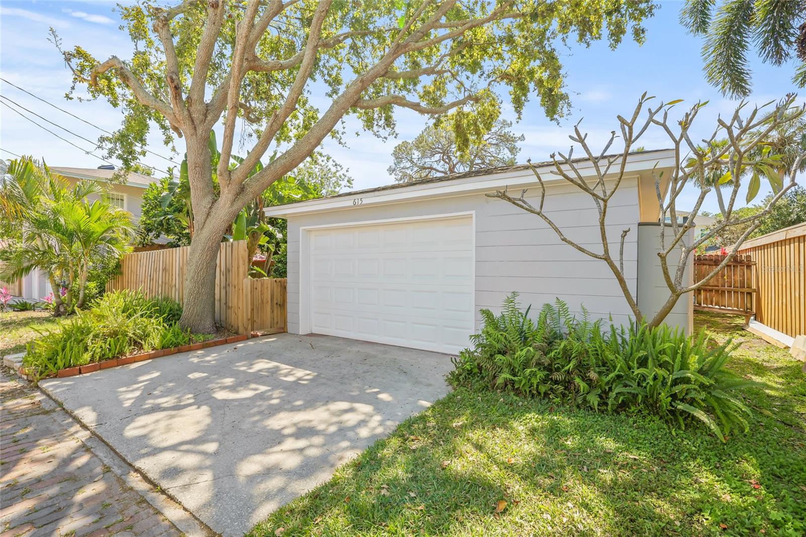 615 14TH AVE NE, ST PETERSBURG, FL, 33701