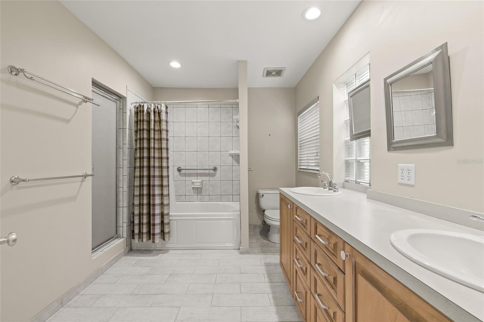 615 14TH AVE NE, ST PETERSBURG, FL, 33701