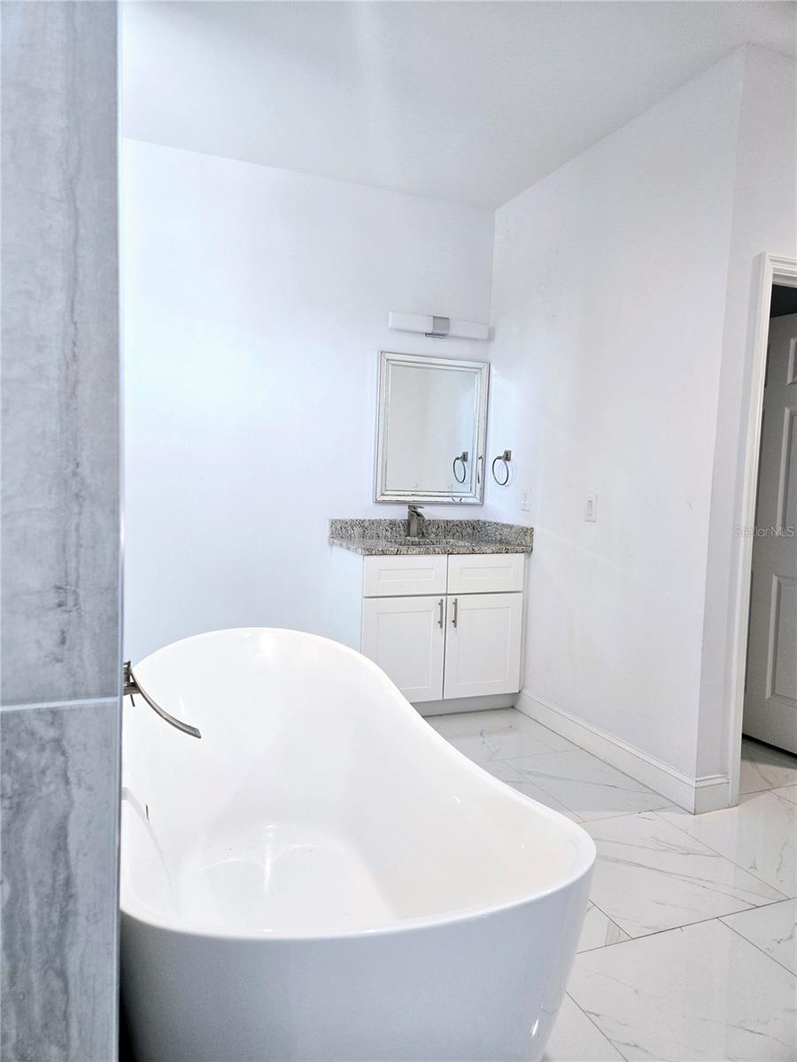 1819 NW 21ST ST, CAPE CORAL, FL, 33993