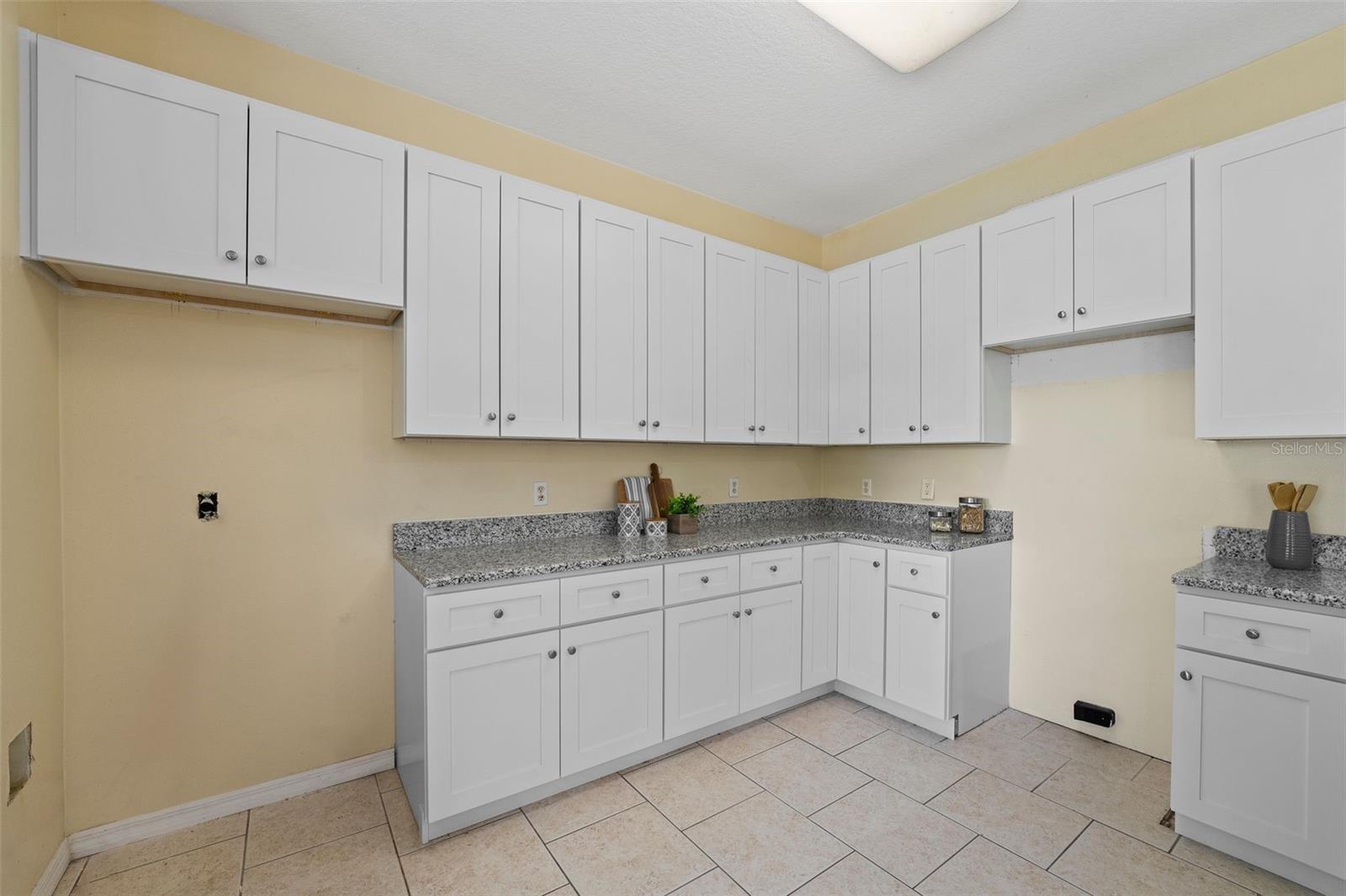 13525 MIRROR LAKE DR, ORLANDO, FL, 32828