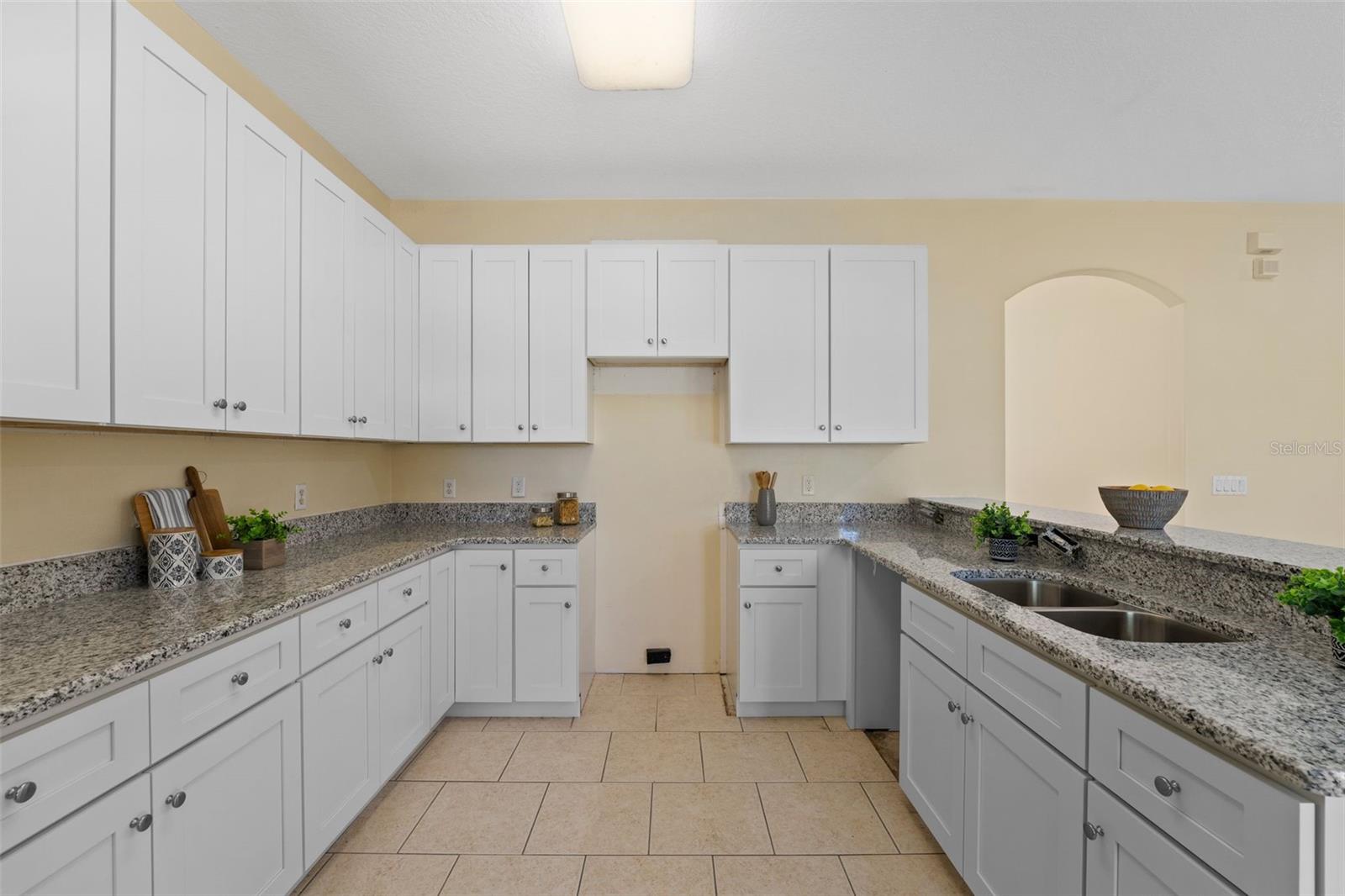 13525 MIRROR LAKE DR, ORLANDO, FL, 32828