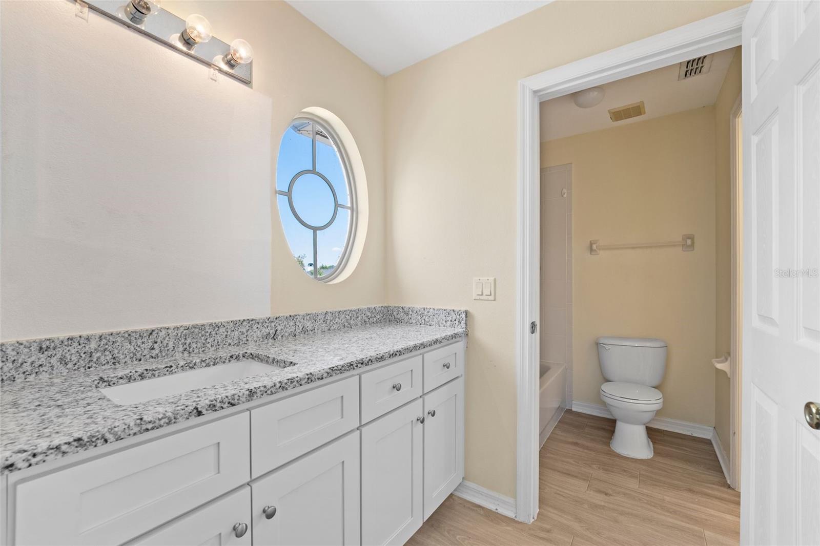 13525 MIRROR LAKE DR, ORLANDO, FL, 32828