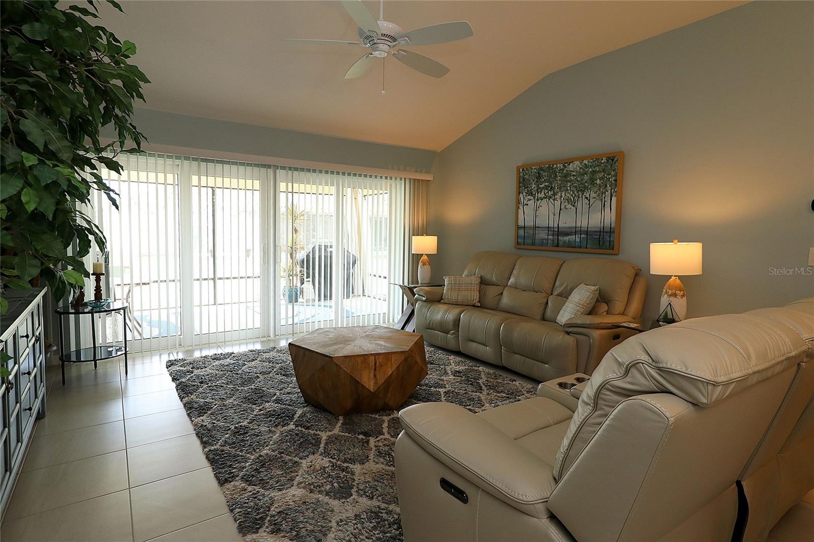 886 HUBBARD LOOP, THE VILLAGES, FL, 32163