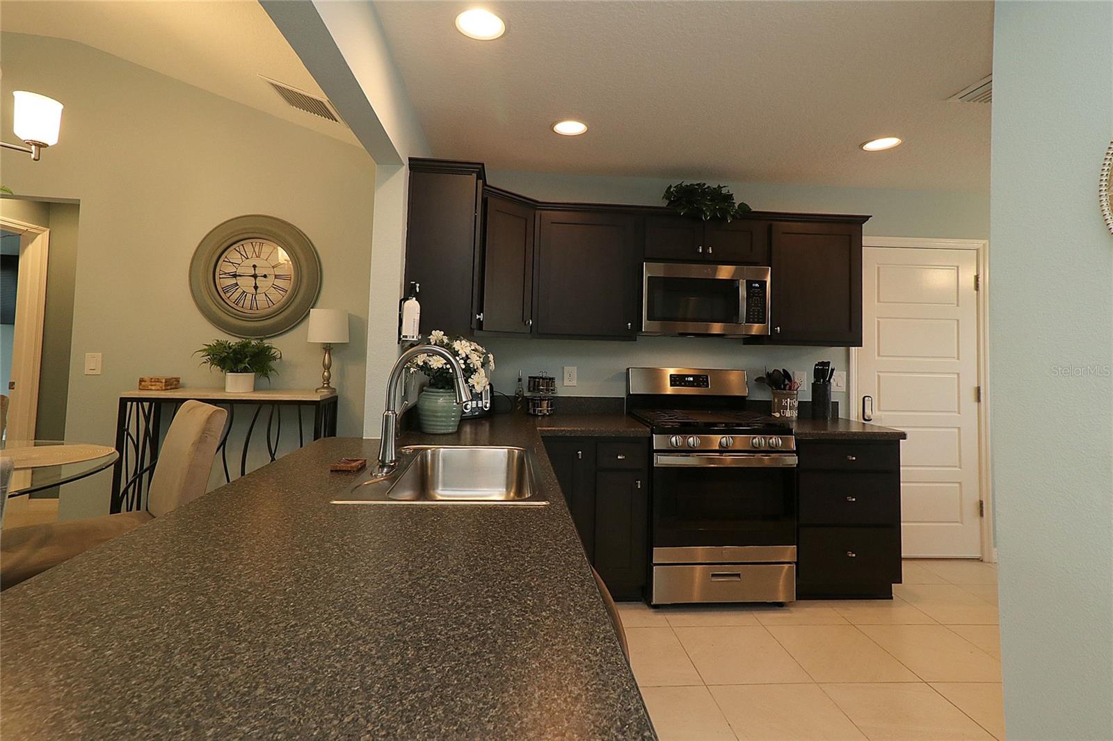 886 HUBBARD LOOP, THE VILLAGES, FL, 32163